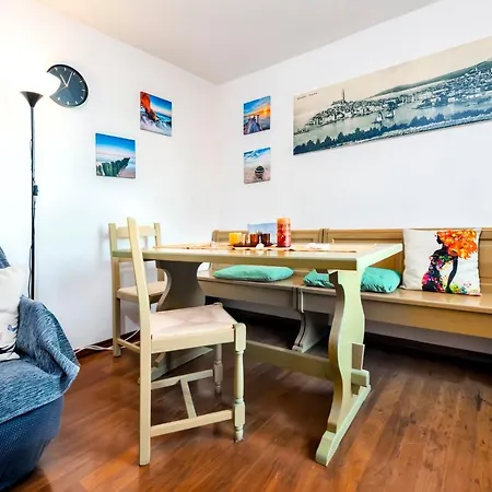 Havana - With Sea View Apartment Rovinj